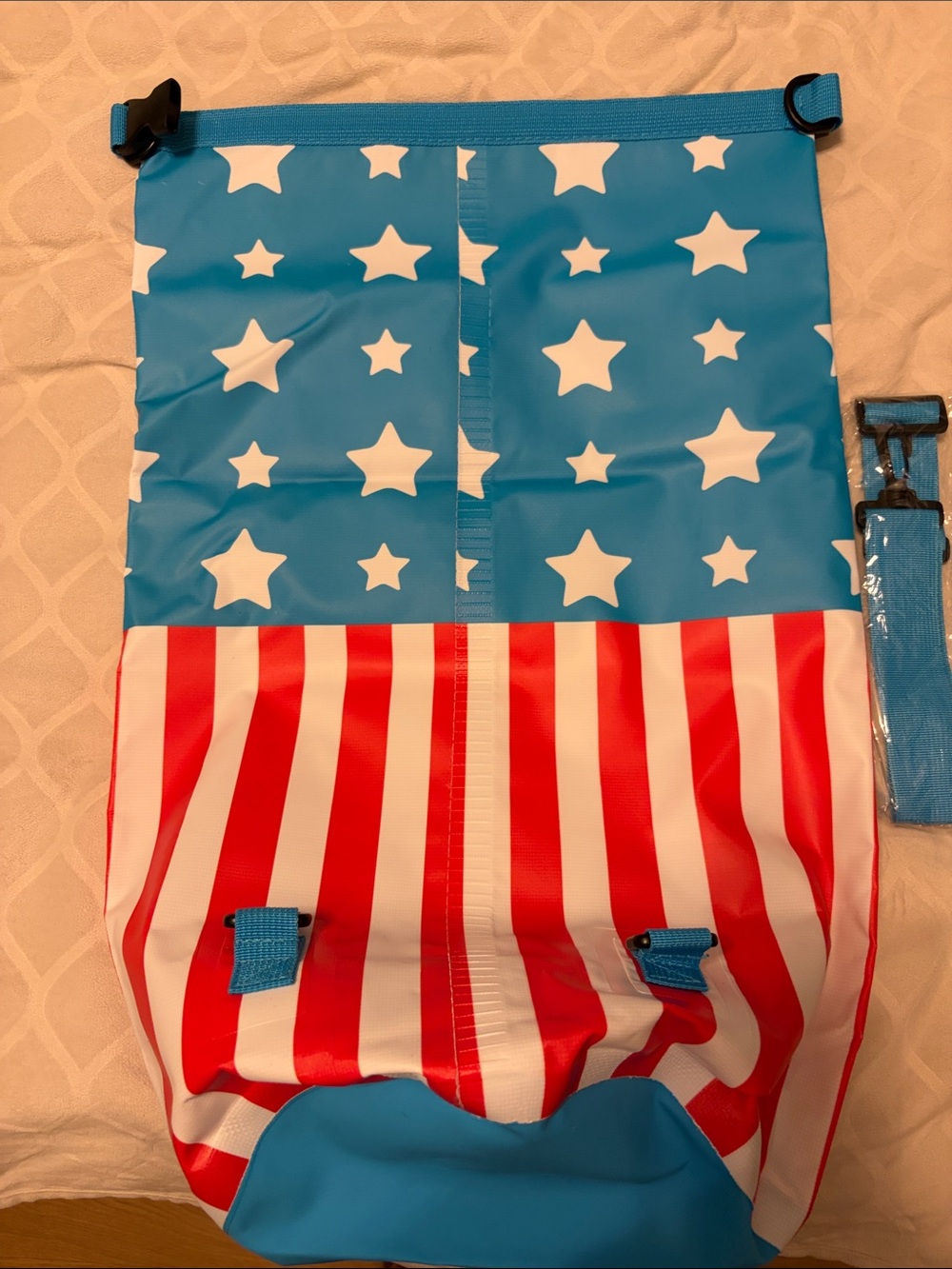Bigmouth Stars & Stripes Dry Bag - Blue & Red - Picture 2 of 5